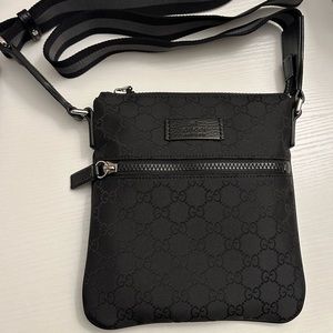 GUCCI GG Supreme 2023 SS Monogram Unisex Crossbody Bag Logo Messenger &  Shoulder Bags (65857292TCG8563, 65857292TCN1000, 658572K9GSN4075)